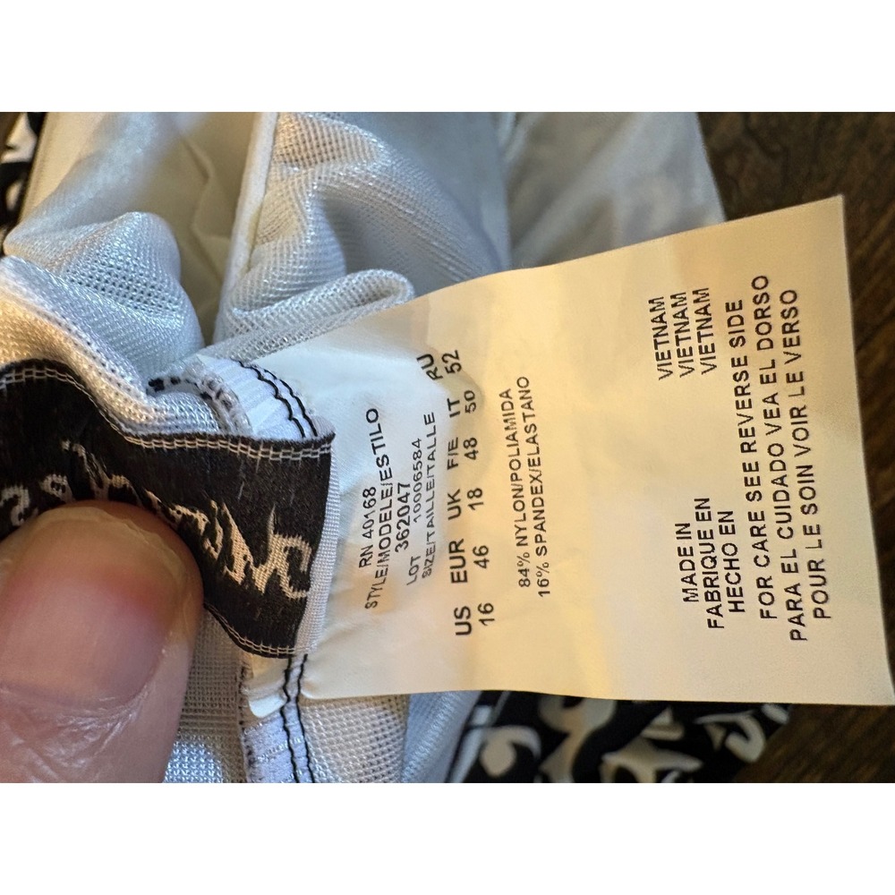 Miraclesuit Scroll Lock Love Knot Tankini Top Women Black White Paisley Size 16 - Picture 10 of 11